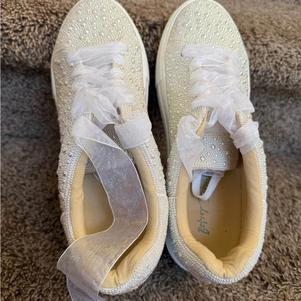 Betsey Johnson Sdny Women’s Cream Beaded Embellished Women's Sneakers - Picture 7 of 14